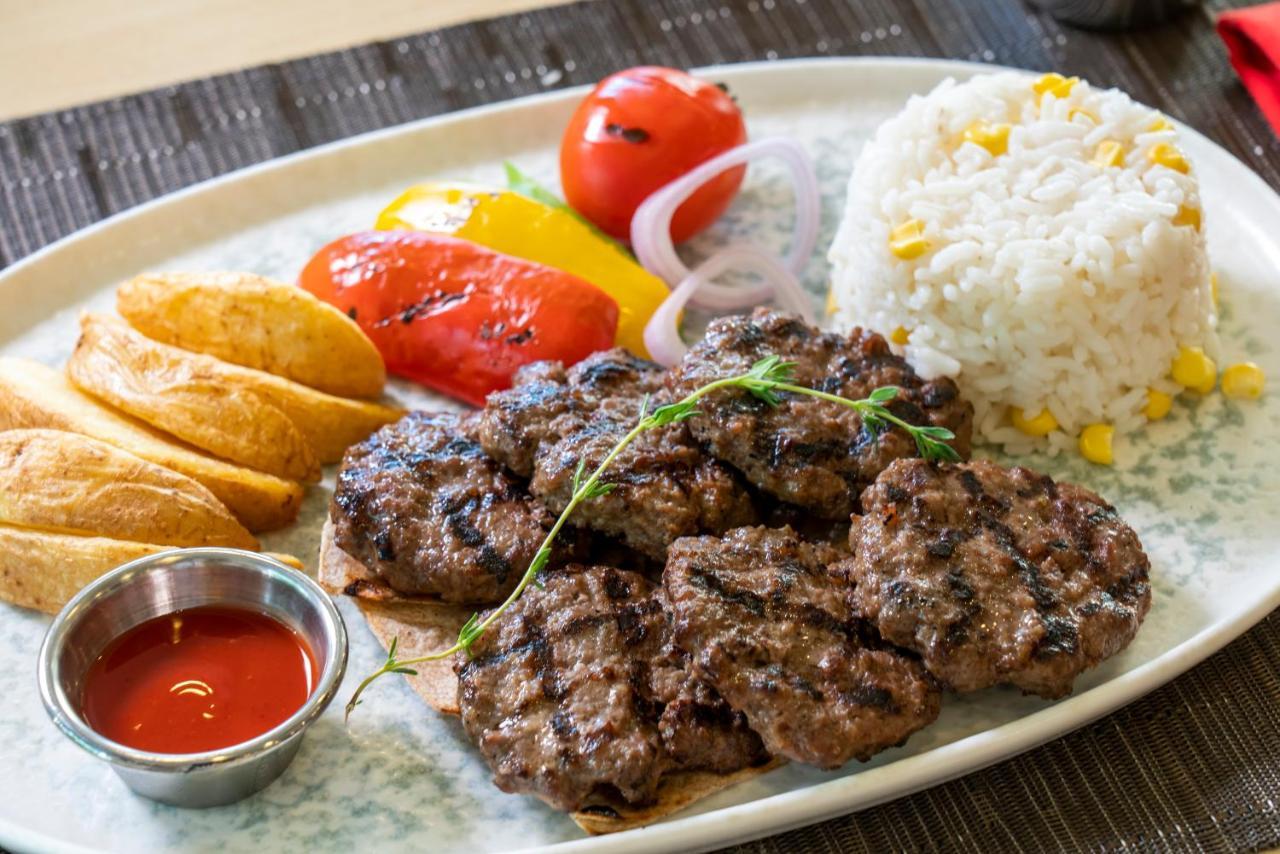Ibis Adana Hotel Екстериор снимка