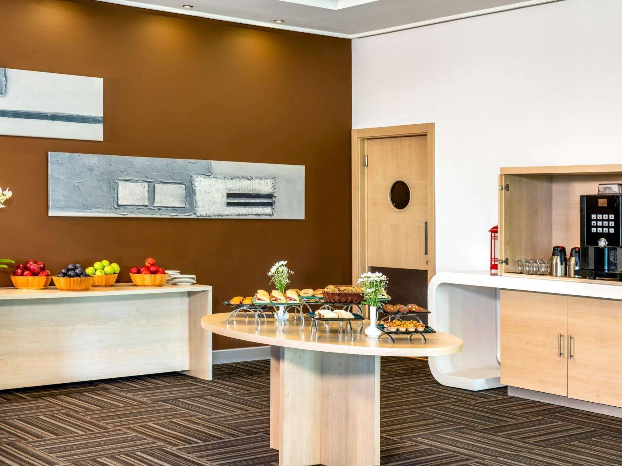 Ibis Adana Hotel Екстериор снимка