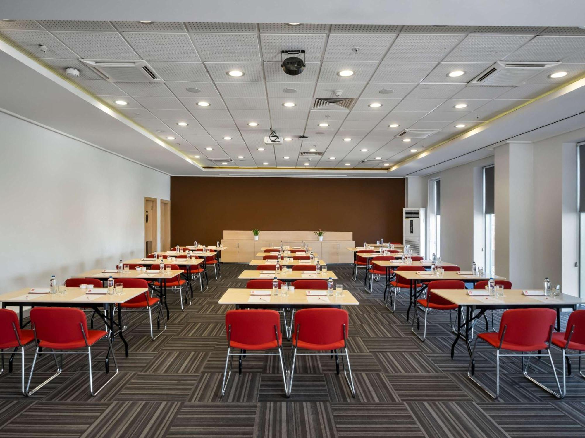 Ibis Adana Hotel Екстериор снимка