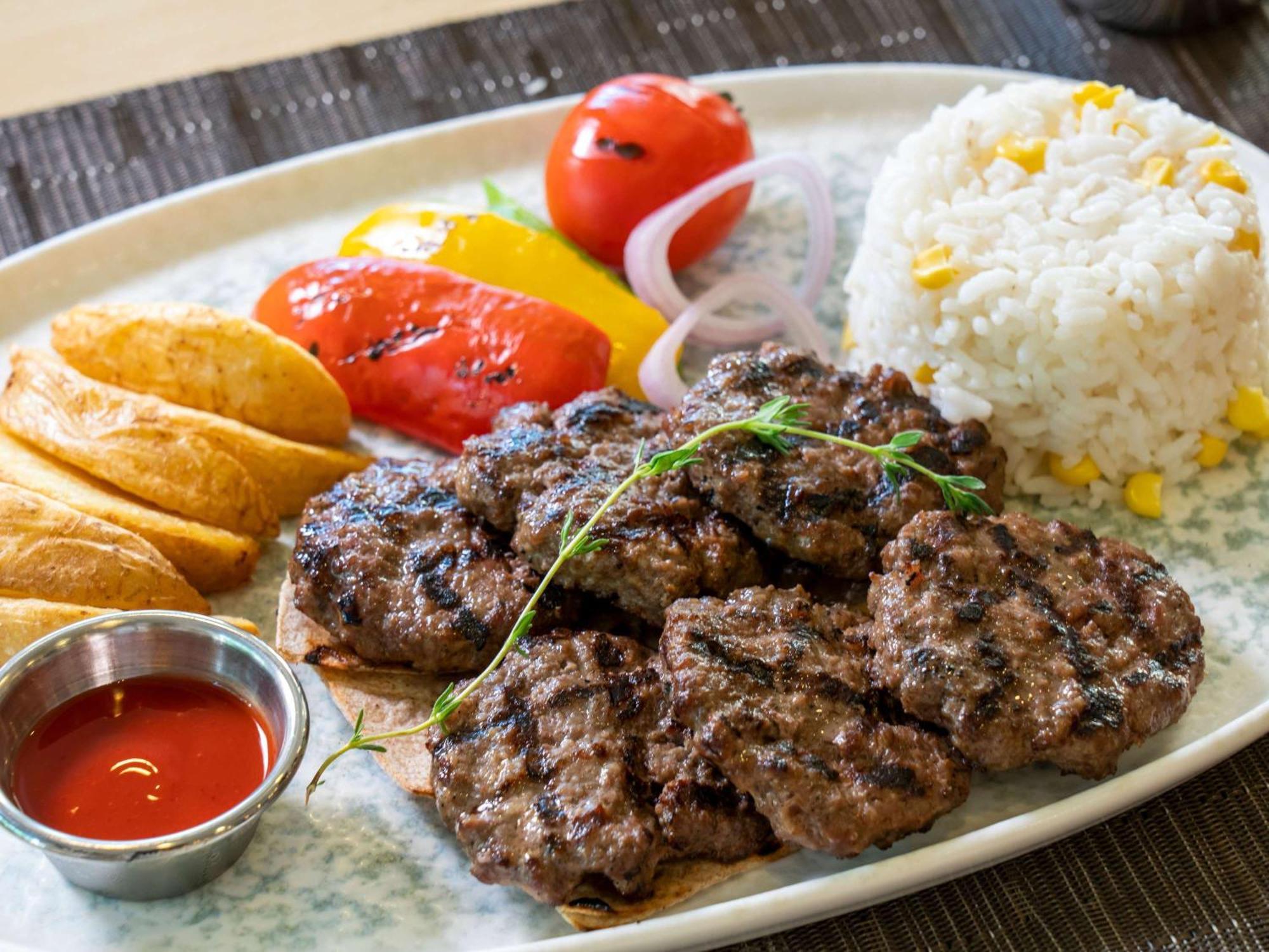 Ibis Adana Hotel Екстериор снимка