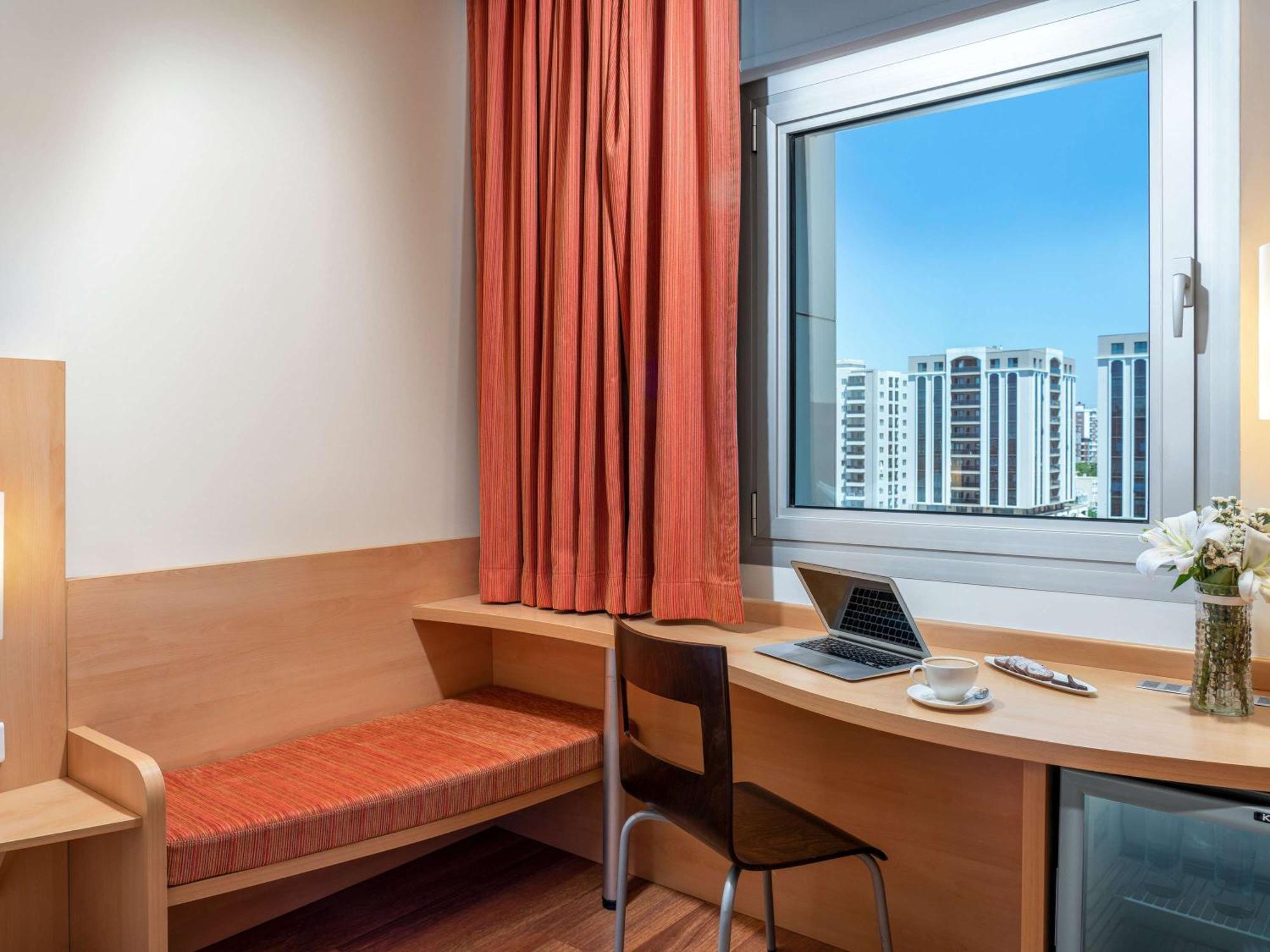 Ibis Adana Hotel Екстериор снимка