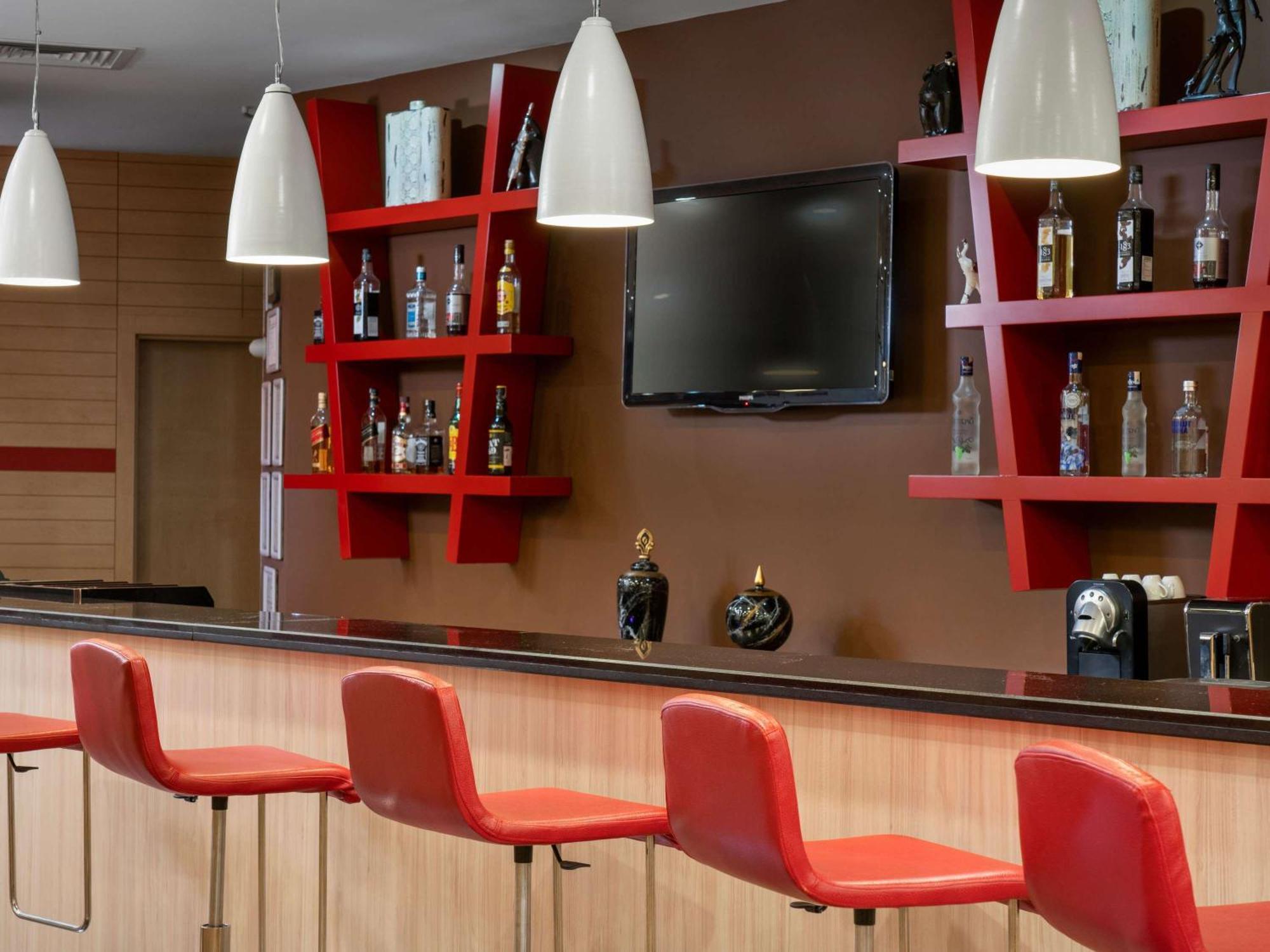 Ibis Adana Hotel Екстериор снимка