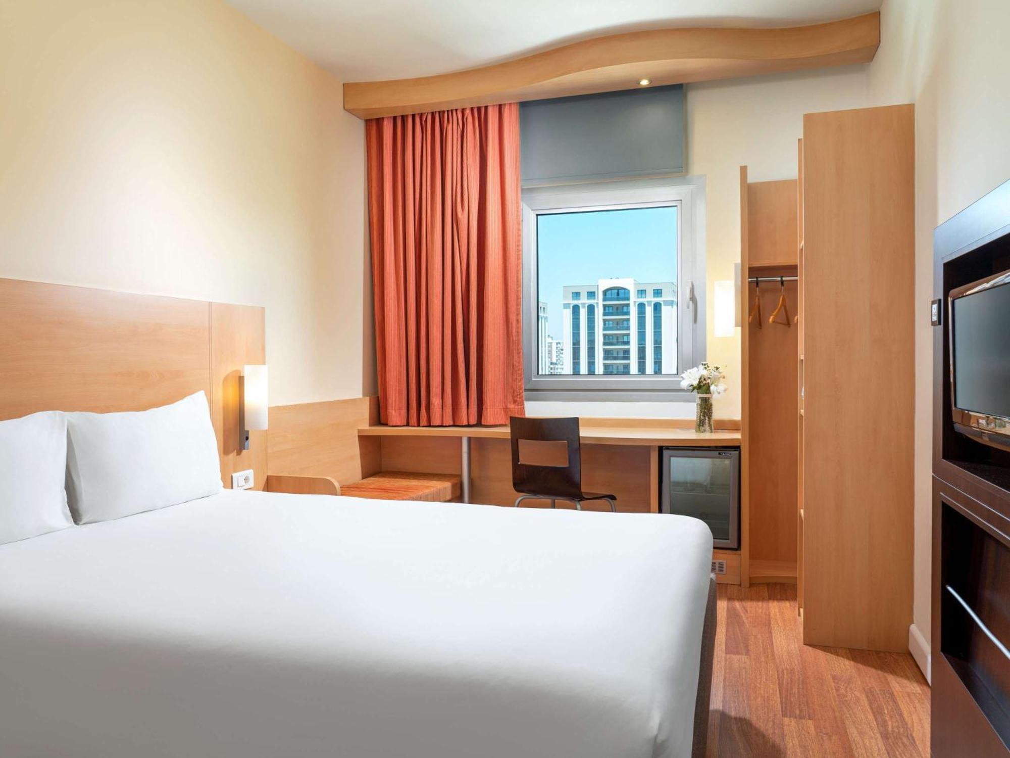 Ibis Adana Hotel Екстериор снимка