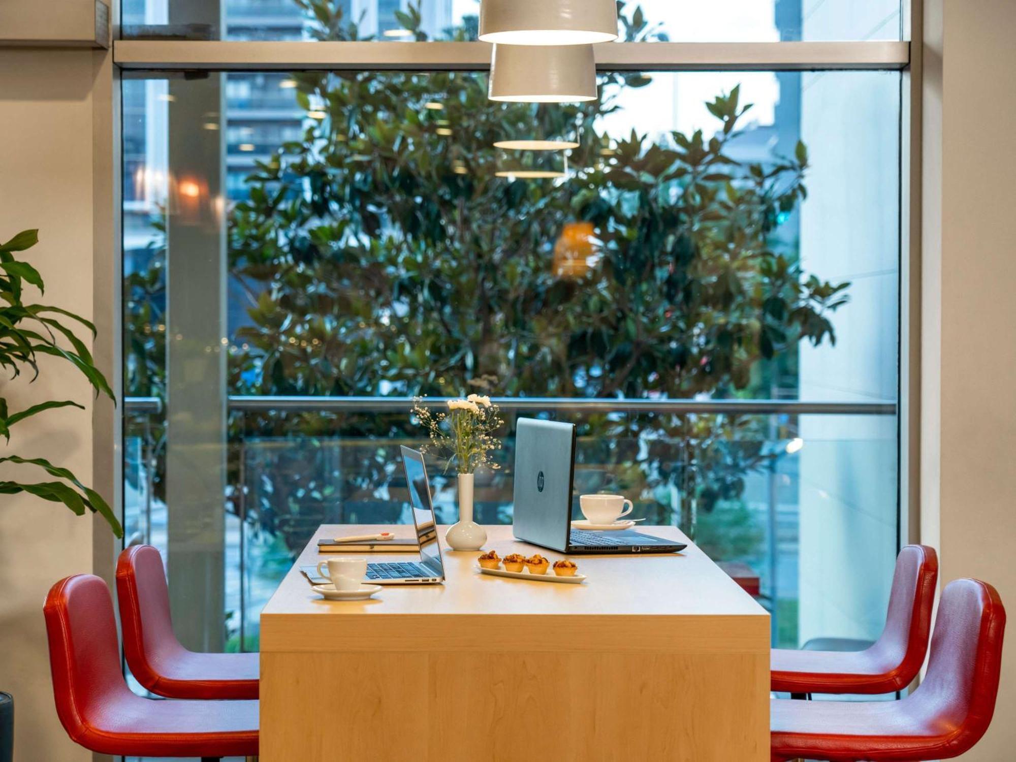 Ibis Adana Hotel Екстериор снимка
