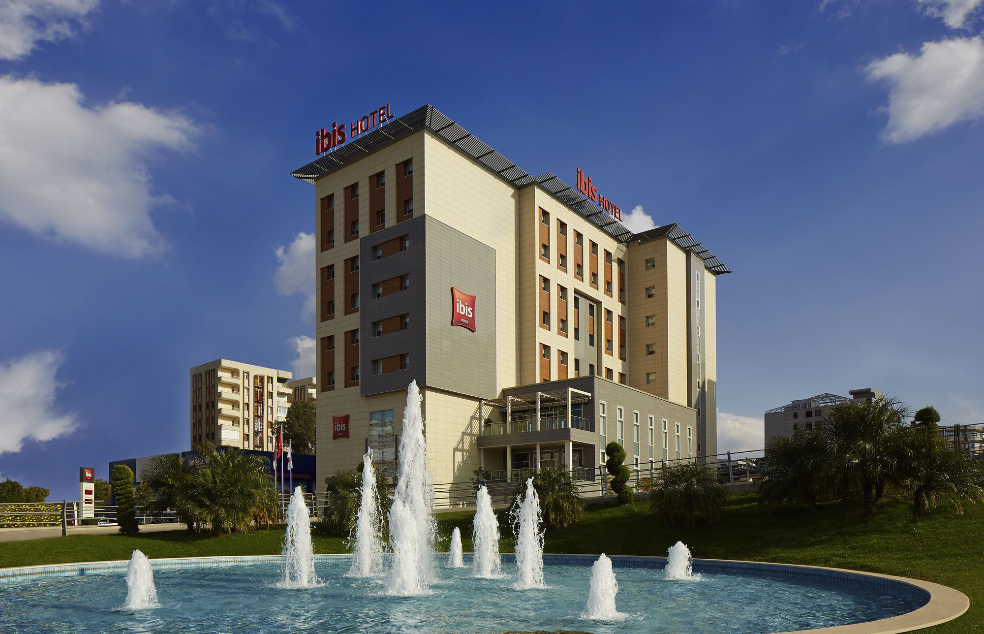 Ibis Adana Hotel Екстериор снимка